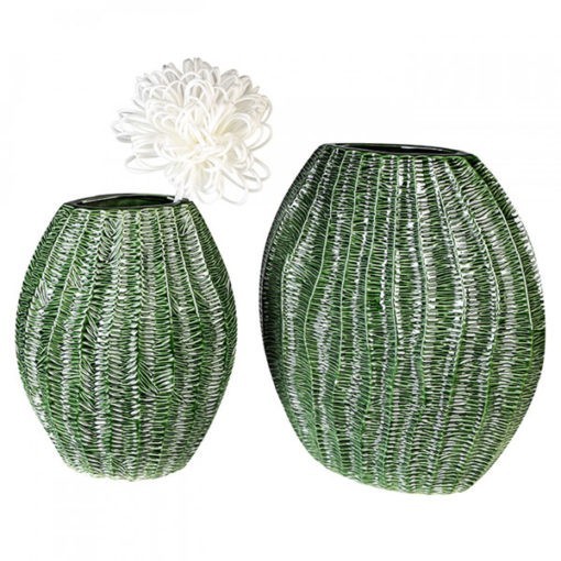 Zöld színű kerámia váza strukturált felülettel