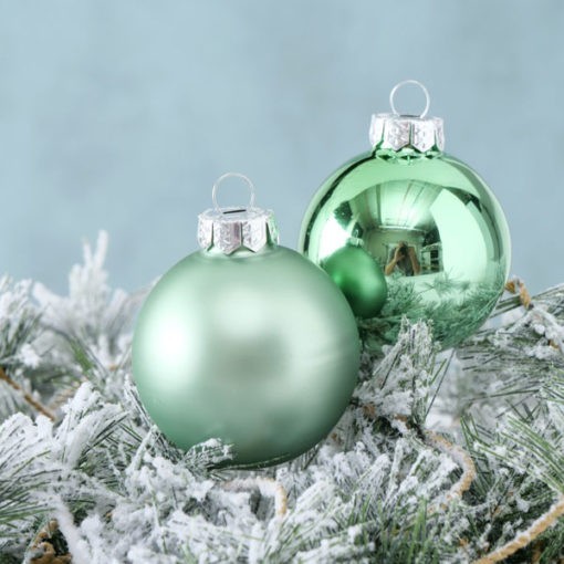 Üveg karácsonyfadísz gömb, zsályazöld színű, fényes és matt felületű, 6cm, 10db